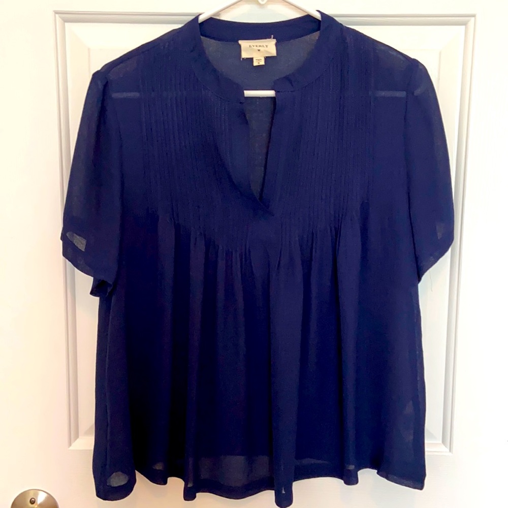 NWOT Navy Blue Blouse w Pleat Detail M